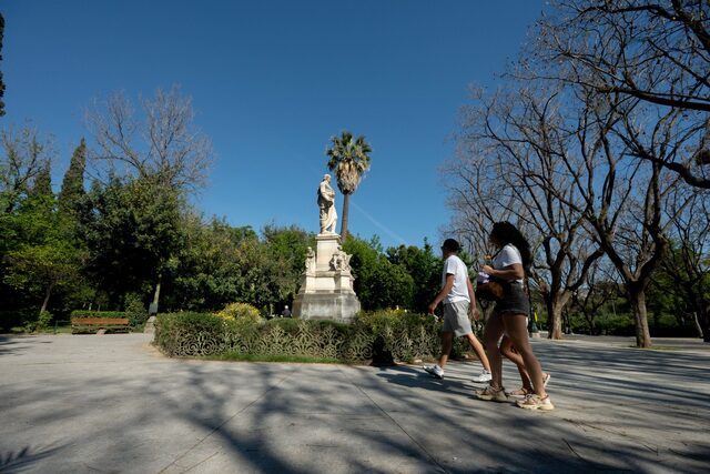 Καιρός: Ανοιξιάτικο σκηνικό με υψηλές θερμοκρασίες – Πού αναμένονται βροχές και καταιγίδες